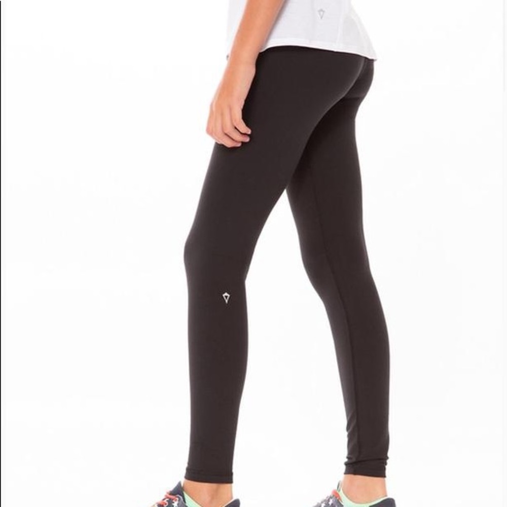 Black Ivivva leggings